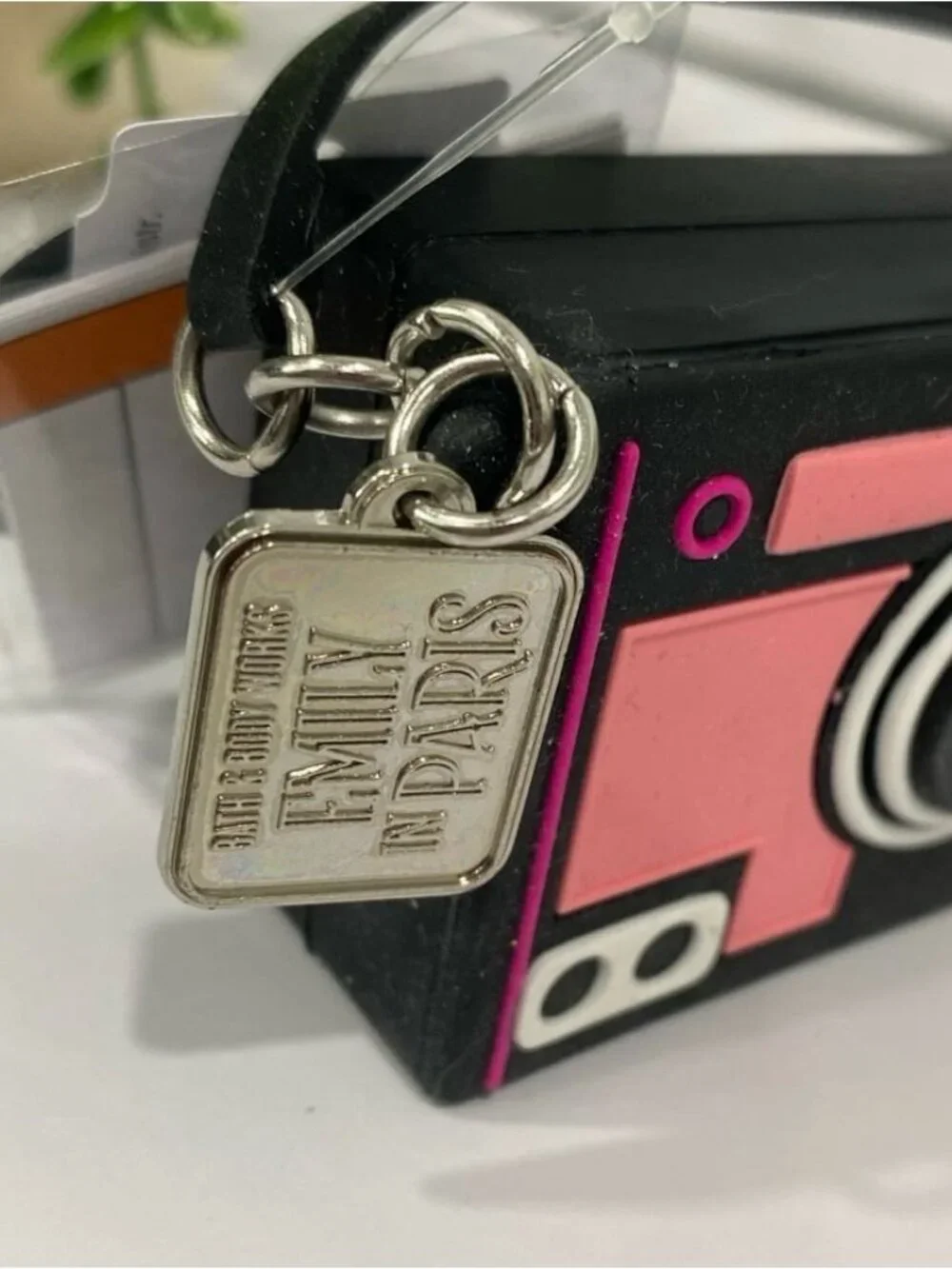 Bath & Body Works “Emily in Paris” Vintage Camera PocketBac Holder Sound NWT New